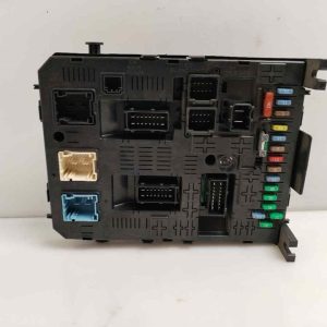 CAJA RELES / FUSIBLES 281197595