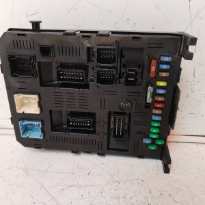 CAJA RELES / FUSIBLES 281171702B
