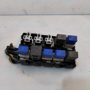 CAJA RELES / FUSIBLES 252309F915