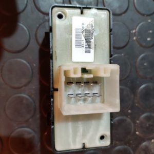 MANDO ELEVALUNAS DELANTERO IZQUIERDO 04602785aa
