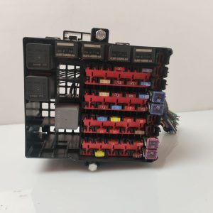 CAJA RELES / FUSIBLES JT7614A005
